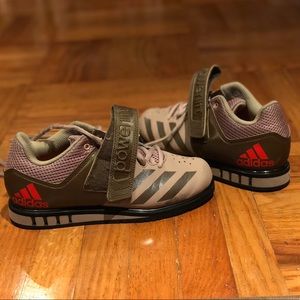 Weightlifting shoes